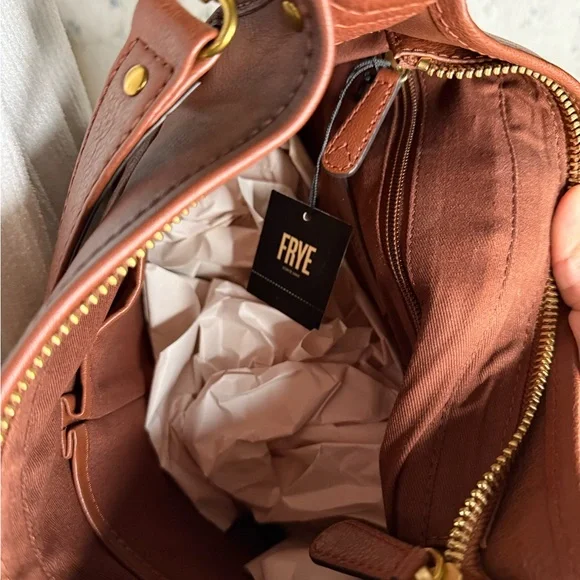 FRYE NWT Madison crossbody purse bag in cognac brown leather gold hardware - Picture 6 of 8